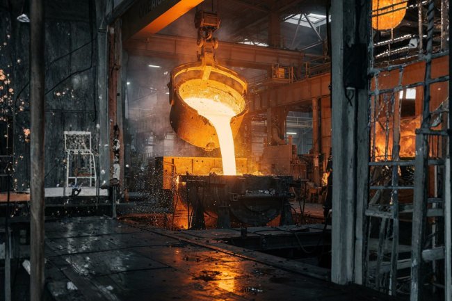 Building a Data-Driven Foundry Using Simulation and Analytics